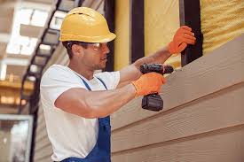 Best Siding Painting and Refinishing  in Islandia, NY